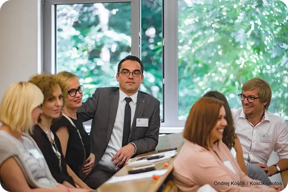 Vzdelávanie, odborná príprava a práca pre lepšie vyhliadky a zamestnateľnosť